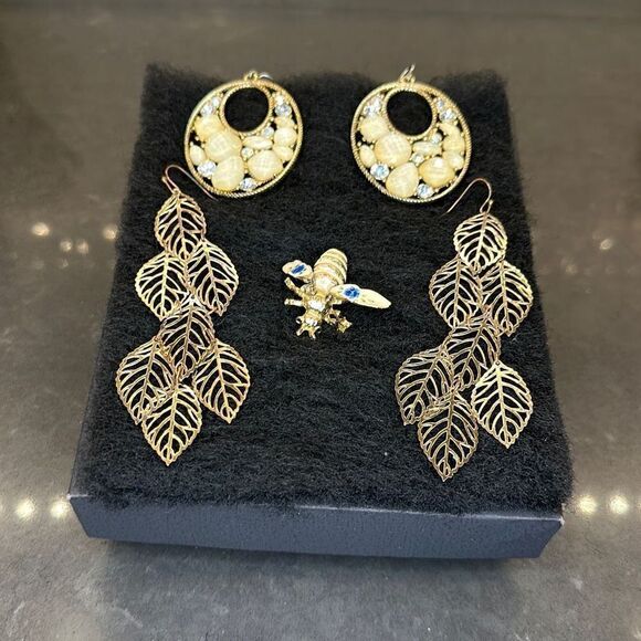 Fashion Jewelry Bundle-Earrings  - Picture 15 of 15